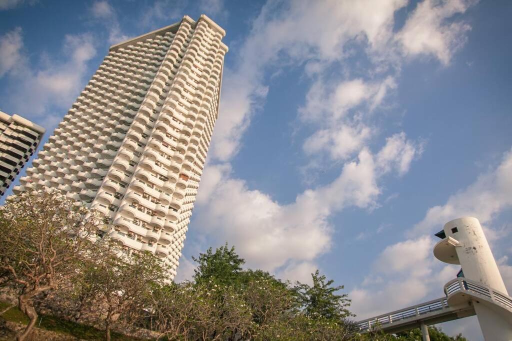 Pattaya Seaside Balcony/Beach Front/4 Peoples Na Chom Thian Exterior photo