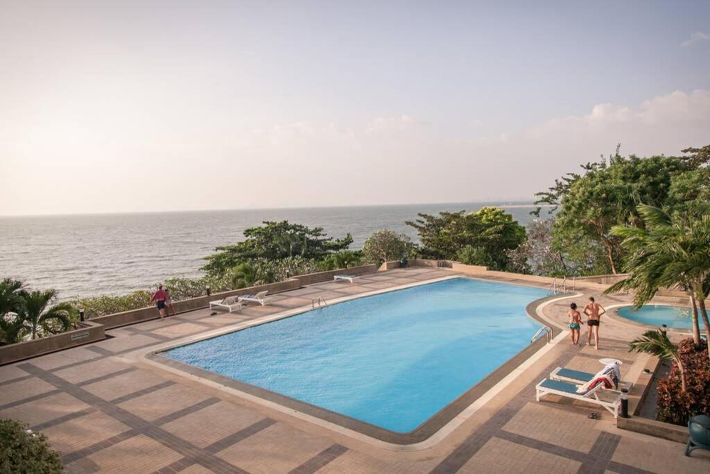 Pattaya Seaside Balcony/Beach Front/4 Peoples Na Chom Thian Exterior photo