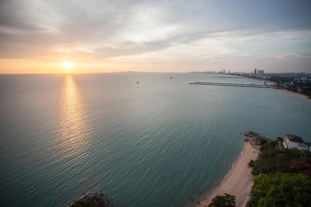 Pattaya Seaside Balcony/Beach Front/4 Peoples Na Chom Thian Exterior photo